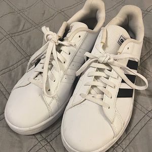 Addias Grand Court Cloudfoam